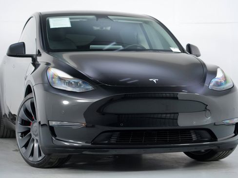 Used 2022 Tesla Model Y Performance image 4