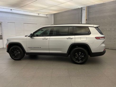 New 2025 Jeep Grand Cherokee L Altitude RWD image 5