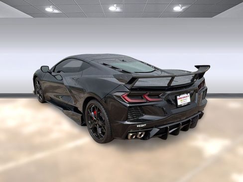 Used 2022 Chevrolet Corvette Stingray Premium Cpe w/ Z51 Performance Package RWD image 3
