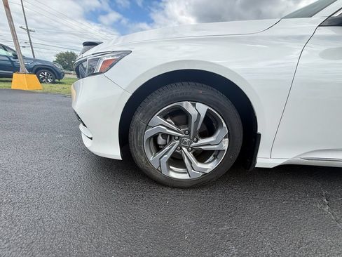 Used 2018 Honda Accord EX-L image 10