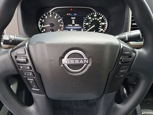 Used 2024 Nissan Frontier SV AWD/4WD image 16
