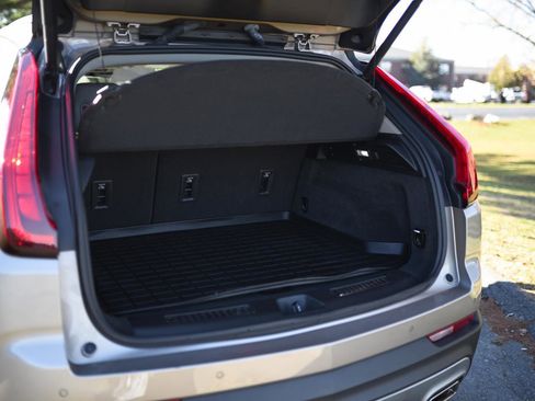 Used 2022 Cadillac XT4 Premium Luxury w/ Enhanced Visibility Package image 18