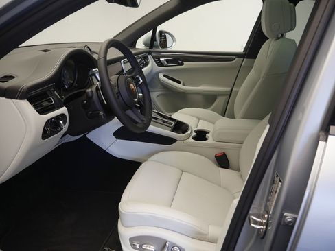 New 2026 Porsche Macan S AWD/4WD image 5