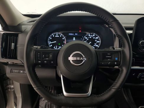 Used 2025 Nissan Pathfinder SV FWD image 15
