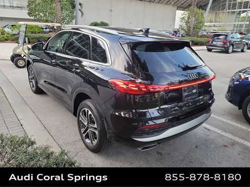 Certified 2025 Audi Q5 Premium w/ Convenience Package image 6