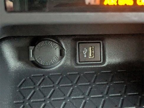 Used 2025 Toyota RAV4 XLE image 23