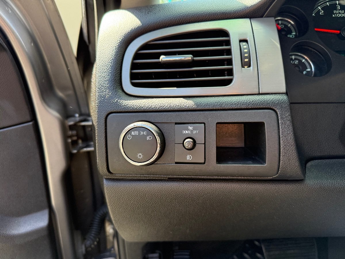 Used 2013 Chevrolet Silverado 1500 LTZ RWD image 18