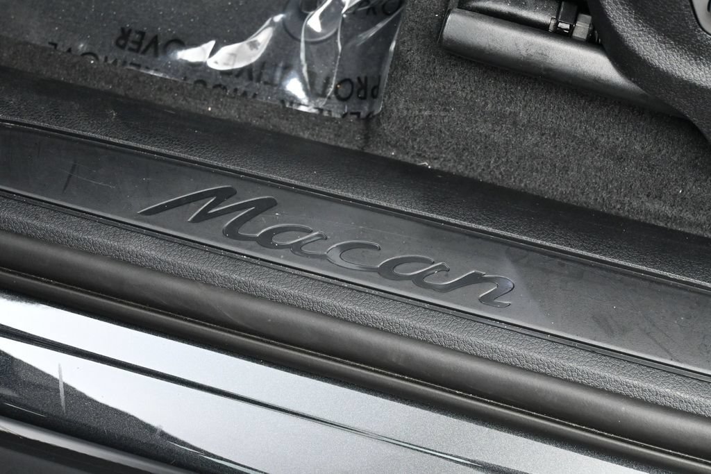 Certified 2026 Porsche Macan AWD/4WD image 27