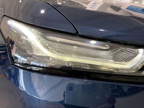 Used 2023 Chevrolet Traverse LT image 30