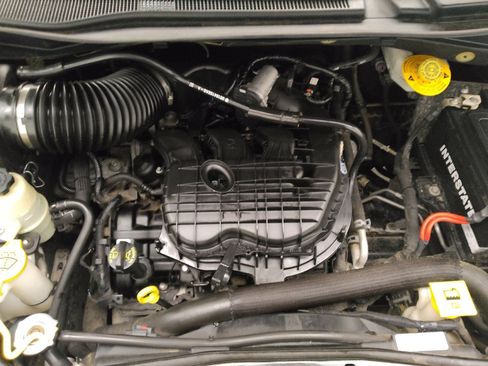 Used 2019 Dodge Grand Caravan SXT FWD image 30