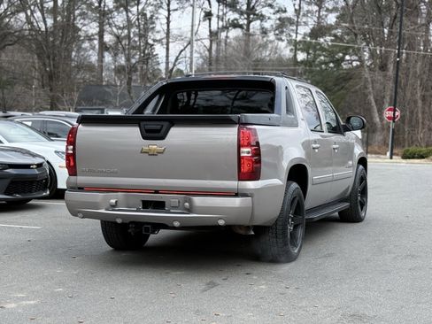 Used 2007 Chevrolet Avalanche LTZ w/ LTZ Preferred Equipment Group image 7