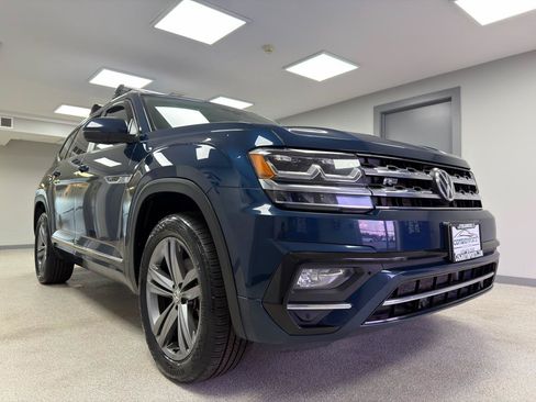 Used 2019 Volkswagen Atlas SEL R-Line AWD/4WD image 4