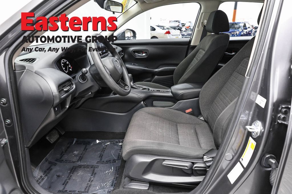 Used 2025 Honda HR-V LX image 16