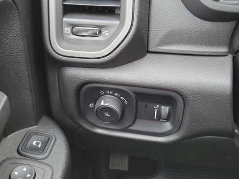 Used 2024 RAM 2500 Tradesman w/ Safety Group image 11