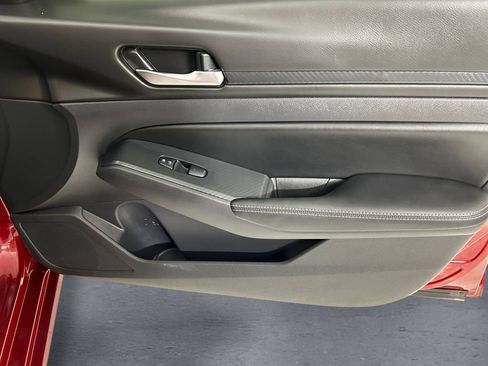 Used 2025 Nissan Altima 2.5 SV w/ SV Premium Package image 15