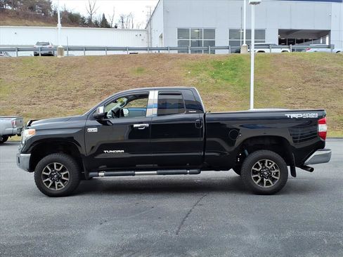 Used 2015 Toyota Tundra Limited w/ Limited Premium Package image 7
