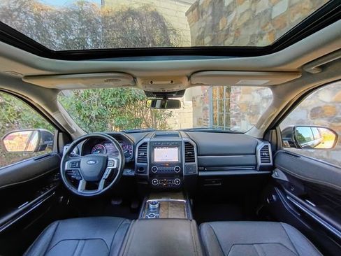 Used 2019 Ford Expedition Platinum image 40