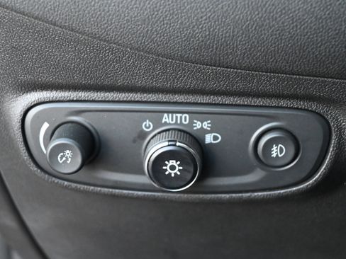 Used 2020 Chevrolet Equinox LT image 31