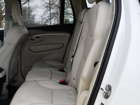 Used 2025 Volvo XC90 B6 Plus w/ Protection Package Premier image 15