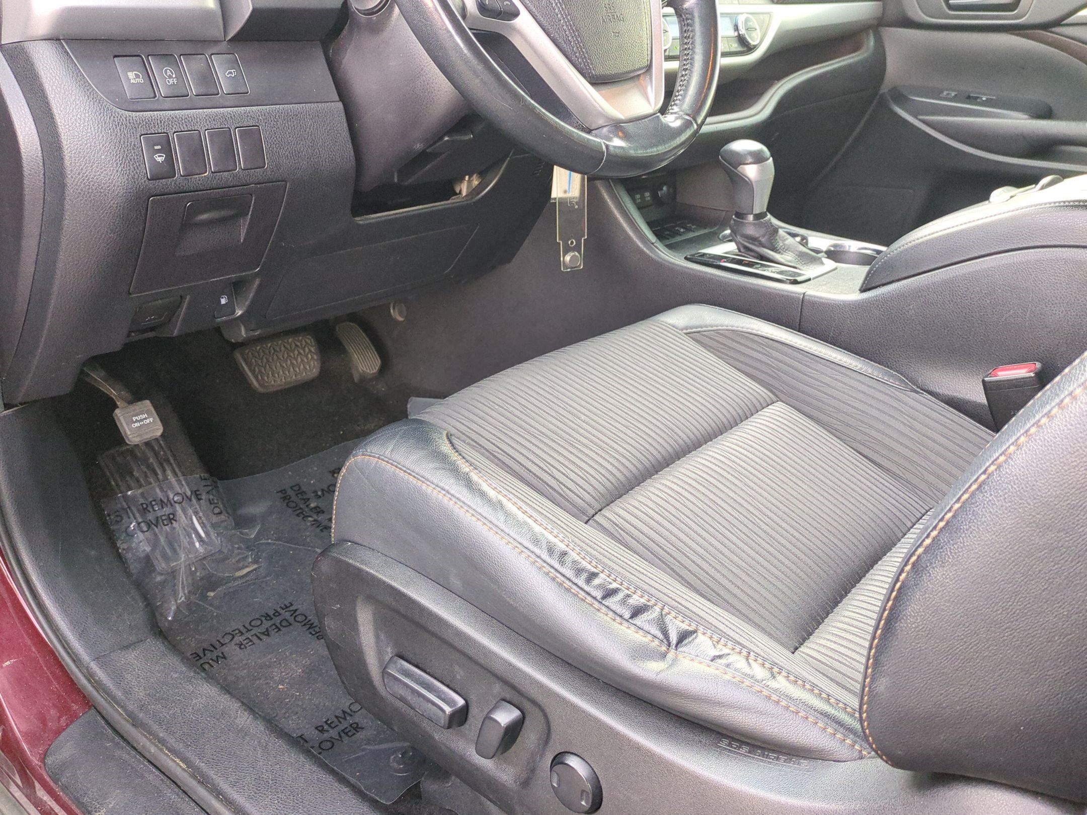 Used 2017 Toyota Highlander Plus AWD/4WD image 17