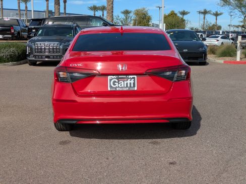 Used 2022 Honda Civic EX image 4