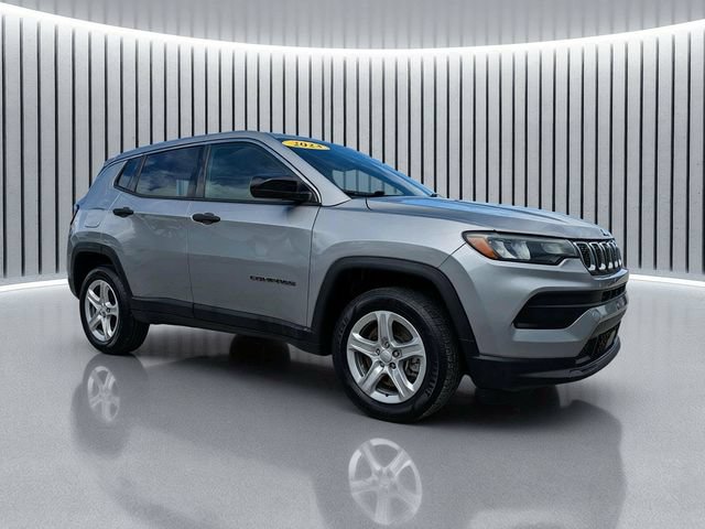 Used 2023 Jeep Compass Sport AWD/4WD image 2