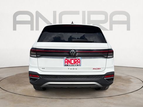 Used 2025 Volkswagen Taos SE image 9