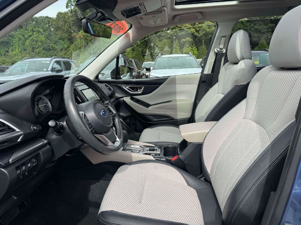 Used 2023 Subaru Forester Premium AWD/4WD image 16