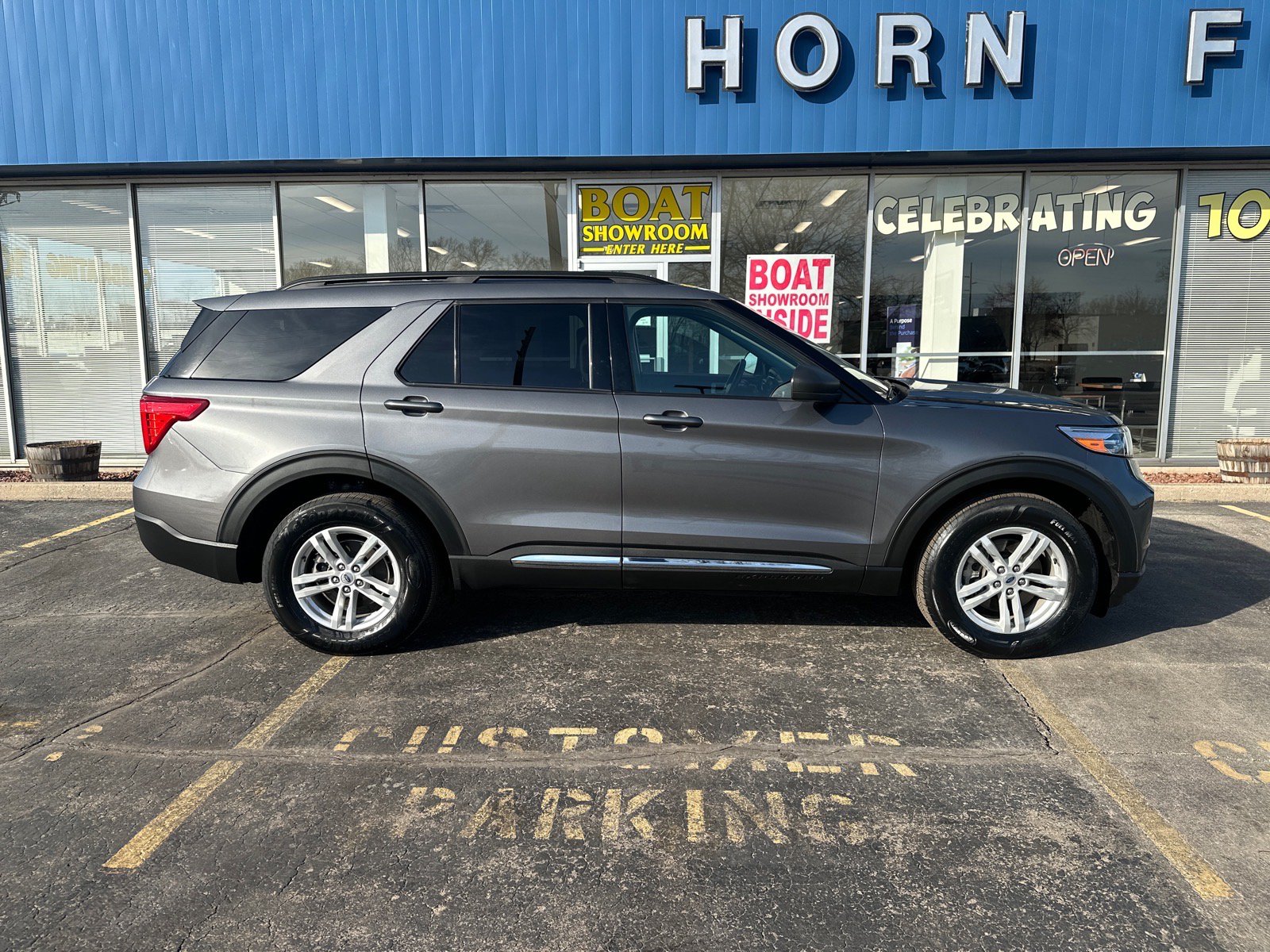 Used 2023 Ford Explorer XLT w/ Equipment Group 202A AWD/4WD image 6
