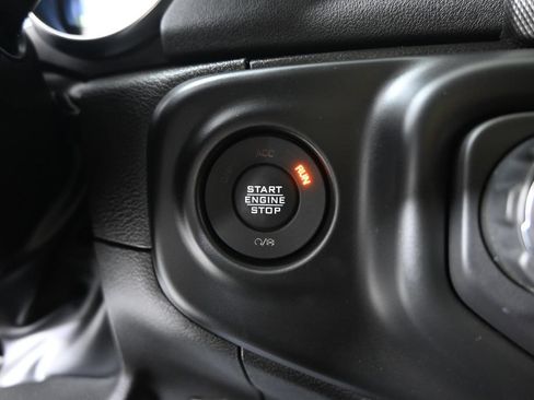 Used 2022 Jeep Wrangler Unlimited Sahara w/ Cold Weather Group AWD/4WD image 33