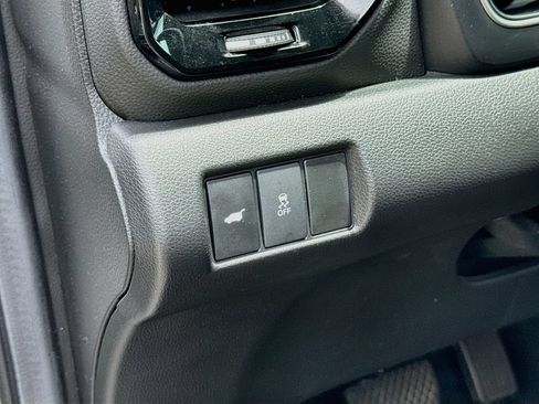 Used 2025 Honda Pilot EX-L image 11