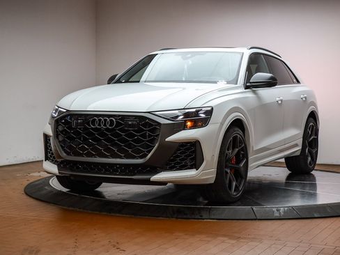 New 2026 Audi RS Q8 performance image 9