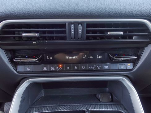 Used 2024 MAZDA CX-90 Plug-In Hybrid w/ Preferred AWD/4WD image 24