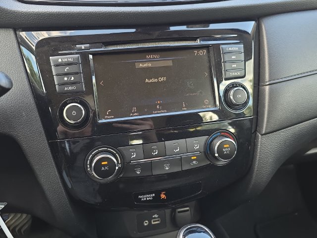Used 2020 Nissan Rogue S FWD image 19