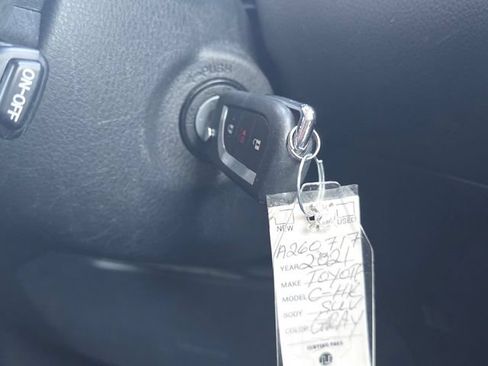 Used 2021 Toyota C-HR LE FWD image 24