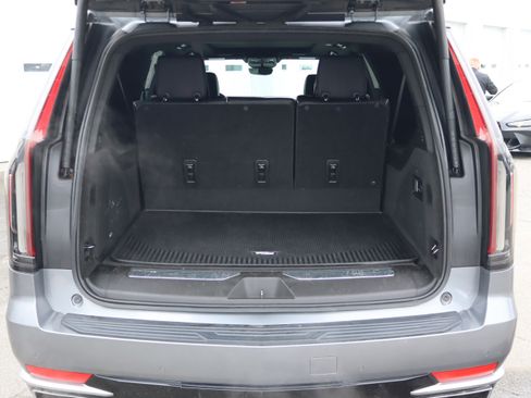 Used 2021 Cadillac Escalade ESV Premium Luxury image 38