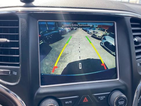 Used 2018 Jeep Grand Cherokee Limited AWD/4WD image 10