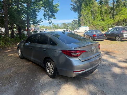 Used 2015 Hyundai Sonata SE FWD image 4