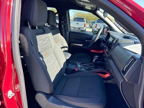 Used 2025 Nissan Frontier Pro-X image 24