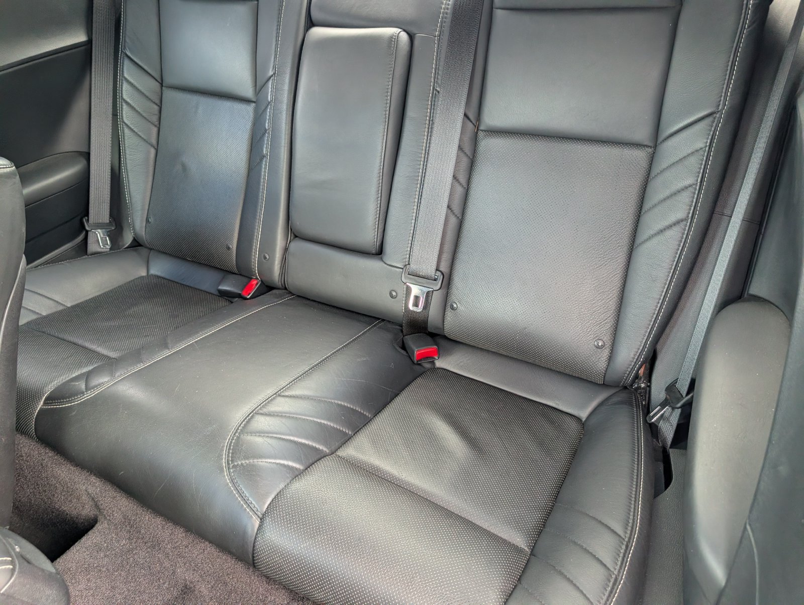 Used 2016 Dodge Challenger SRT w/ Technology Group RWD image 8