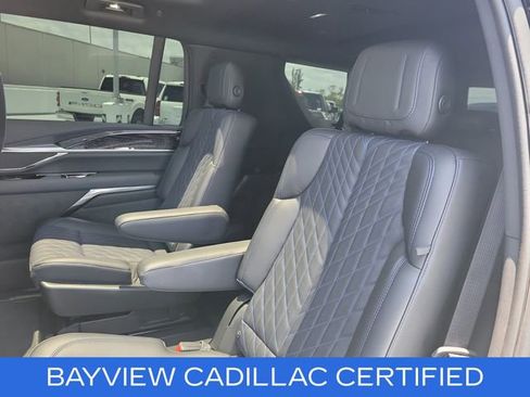 Certified 2026 Cadillac Escalade IQL Sport 1 w/ LPO, ONYX Package AWD/4WD image 16