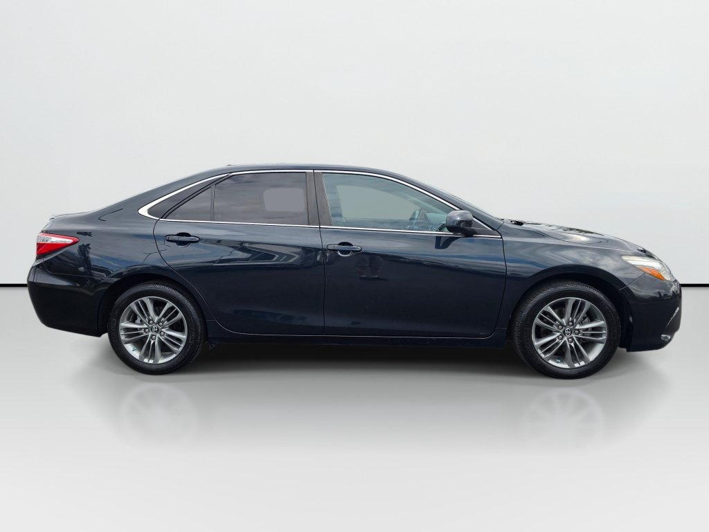 Used 2017 Toyota Camry SE FWD image 6