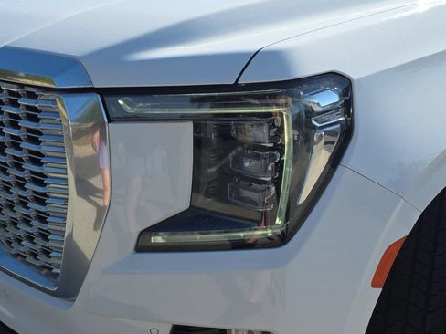 Used 2024 GMC Yukon XL Denali AWD/4WD image 29