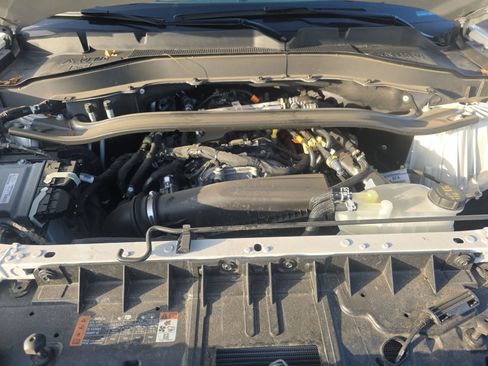 Used 2025 Ford Explorer ST-Line AWD/4WD image 9