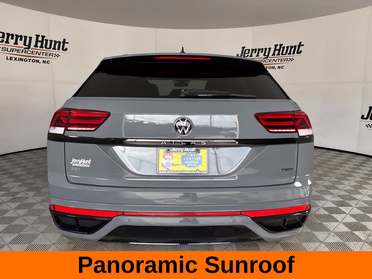 Used 2023 Volkswagen Atlas Cross Sport SEL R-Line AWD/4WD image 7