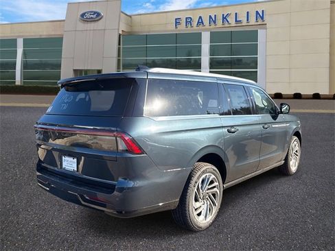 New 2025 Lincoln Navigator L Reserve image 7