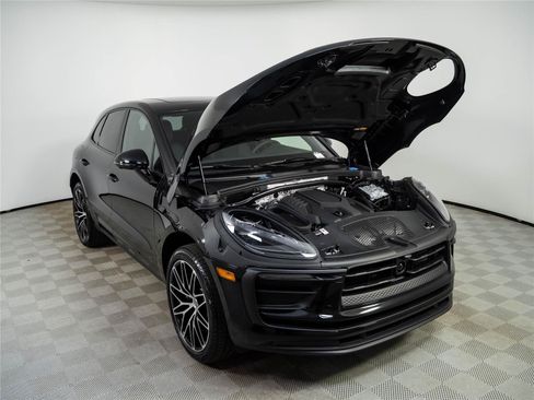 New 2026 Porsche Macan Turbo AWD/4WD image 34