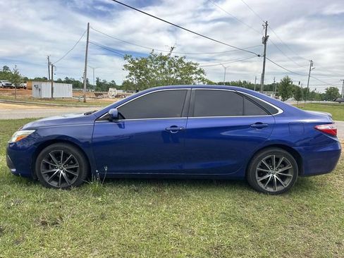 Used 2015 Toyota Camry XSE image 11