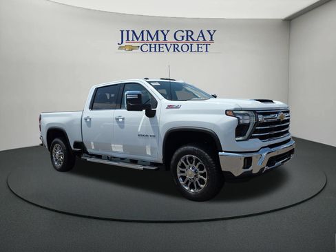 New 2026 Chevrolet Silverado 2500 LTZ w/ LTZ Convenience Package AWD/4WD image 7