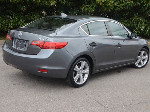 Used 2013 Acura ILX w/ Premium Package image 3